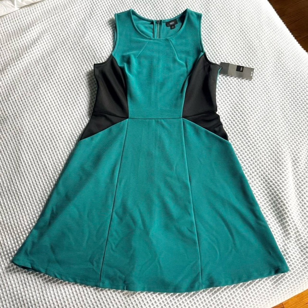 Chic Teal and Black Midi Dress